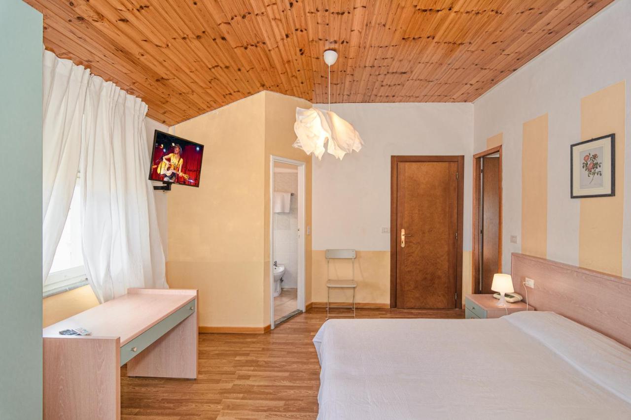 Albergo Villa Gradita フォルテ・デイ・マルミ エクステリア 写真